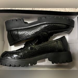 Nine West Black Croc-Embossed Women's Loafers